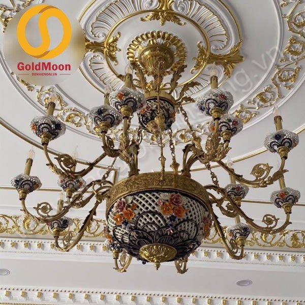 C&aacute;c loại đ&egrave;n ch&ugrave;m biệt thự thường gặp v&agrave; đặc điểm của ch&uacute;ng