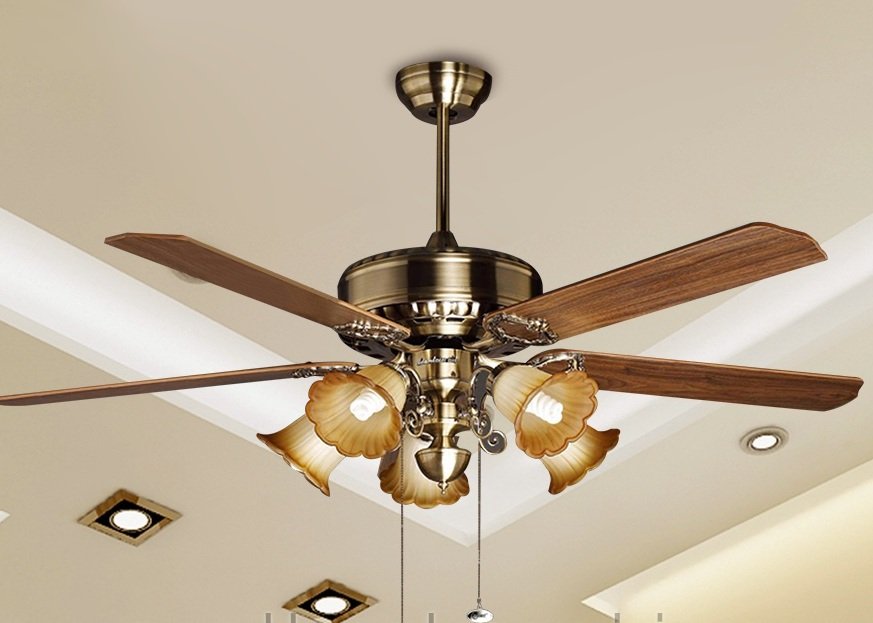 C&aacute;ch chọn lựa quạt trần đ&egrave;n biệt thự cho ph&ograve;ng kh&aacute;ch