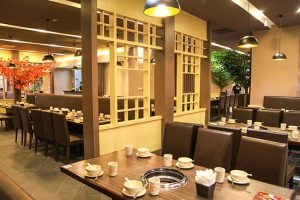 Chia sẻ tuyệt chiêu sử dụng đèn trang trí nhà hàng hút mắt Chia se tuyet chieu su dung den trang tri nha hang hut mat 1