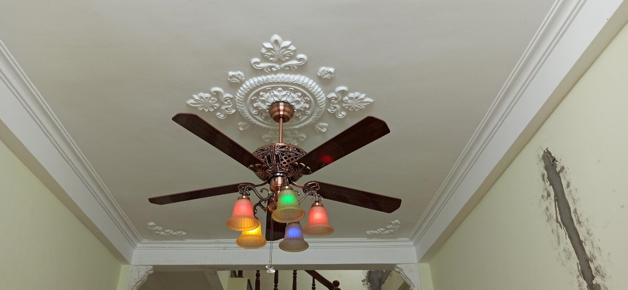 Đặc điểm nổi bật của quạt trần đ&egrave;n biệt thự .