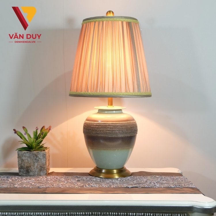 Đ&egrave;n b&agrave;n ph&ograve;ng ngủ - Mang điểm nhấn độc đ&aacute;o đến mọi nh&agrave;