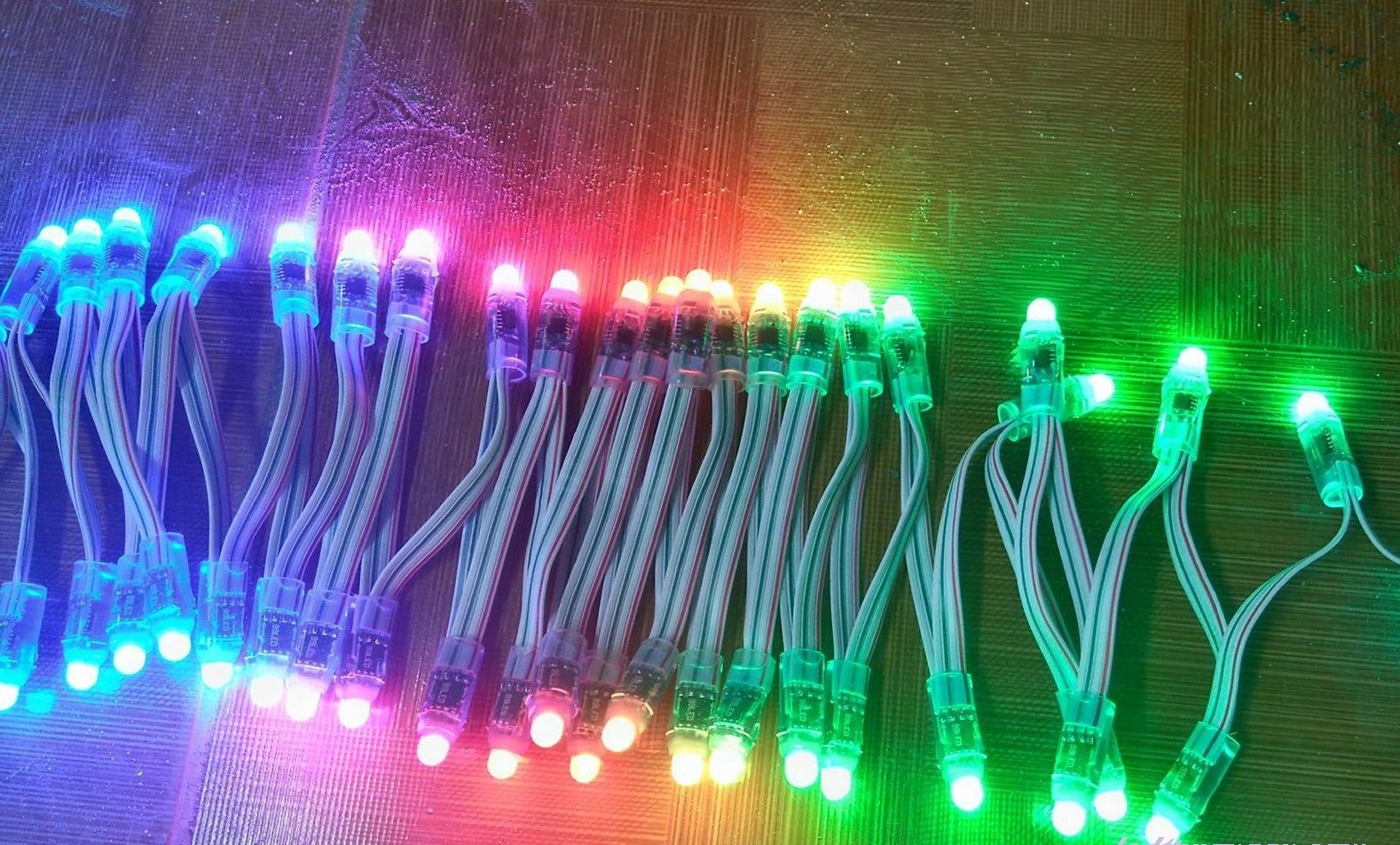 Đèn led đúc - led hạt đặc điểm của đèn