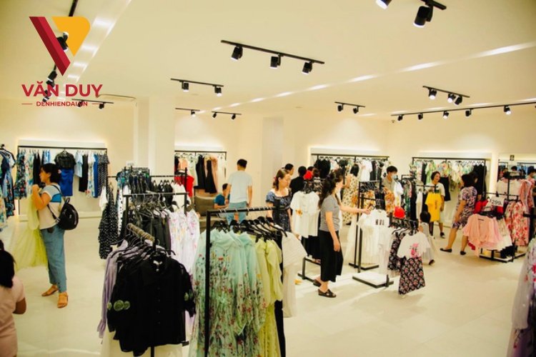 Dự &aacute;n lắp đặt đ&egrave;n chiếu s&aacute;ng cho chuỗi Cửa h&agrave;ng thời trang cao cấp Neva