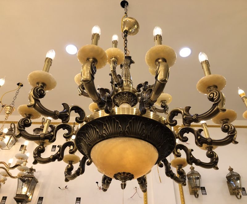 Hướng dẫn cách vệ sinh đèn chùm đồng chuyên nghiệp Huong dan cach ve sinh den chum dong chuyen nghiep 3 Hướng dẫn cách vệ sinh đèn chùm đồng chuyên nghiệp