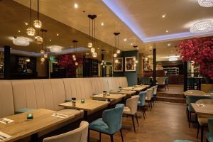 Khách sạn, nhà hàng nên lắp đặt loại đèn trang trí nào? Khach san nha hang nen lap dat loai den trang tri nao 3