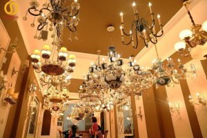 Mẹo chọn đèn chùm trang trí giá rẻ với chất lượng tuyệt hảo Meo chon den chum trang tri gia re voi chat luong tuyet hao 1