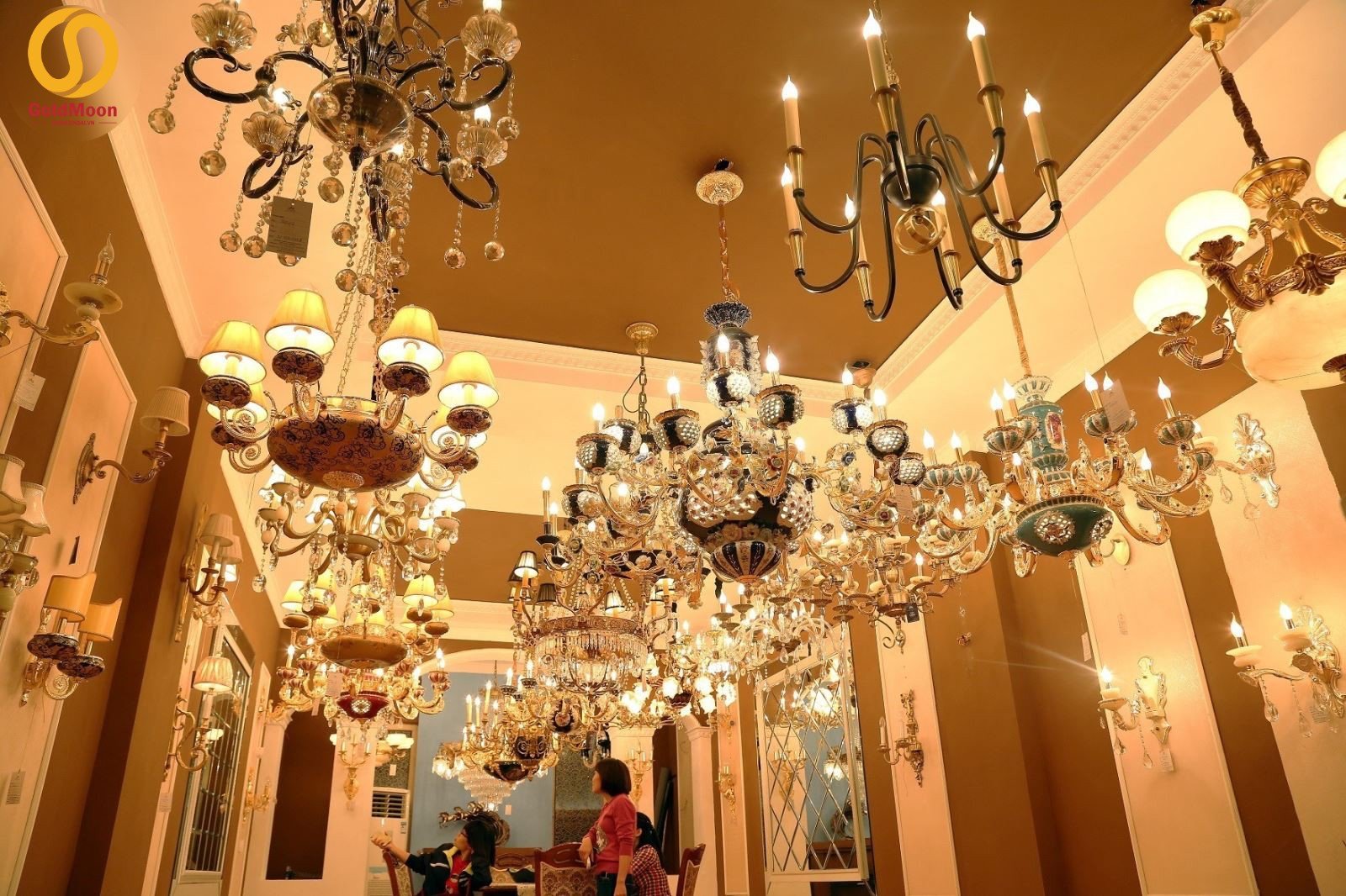 Mẹo chọn đ&egrave;n ch&ugrave;m trang tr&iacute; gi&aacute; rẻ với chất lượng tuyệt hảo