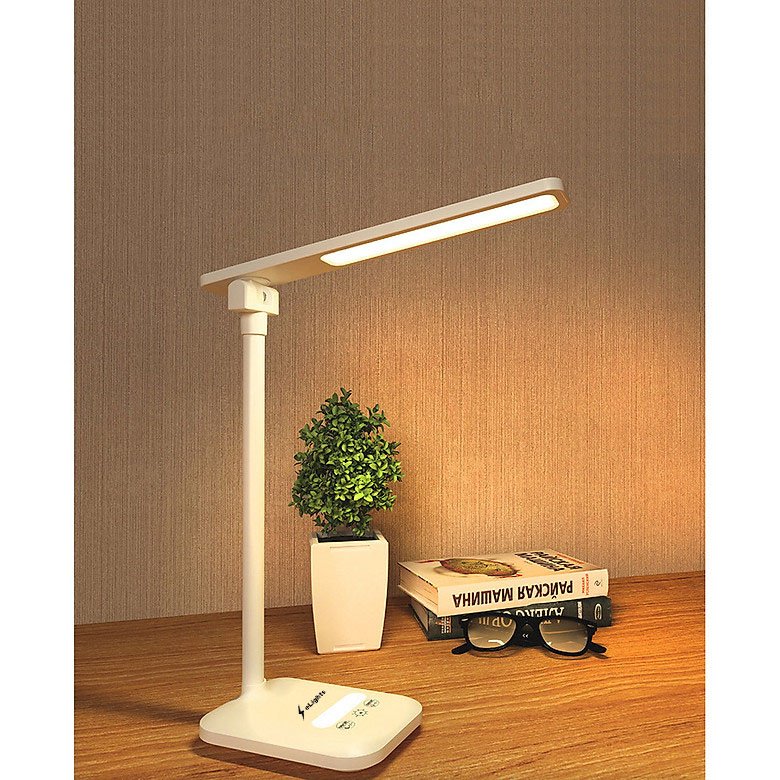 Một số lưu &yacute; khi sử dụng đ&egrave;n b&agrave;n học?