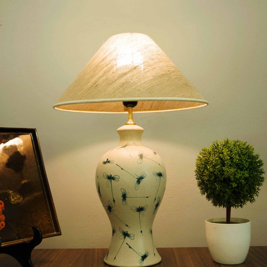 Một số l&yacute; do bạn n&ecirc;n sở hữu một chiếc đ&egrave;n b&agrave;n cho ph&ograve;ng ngủ