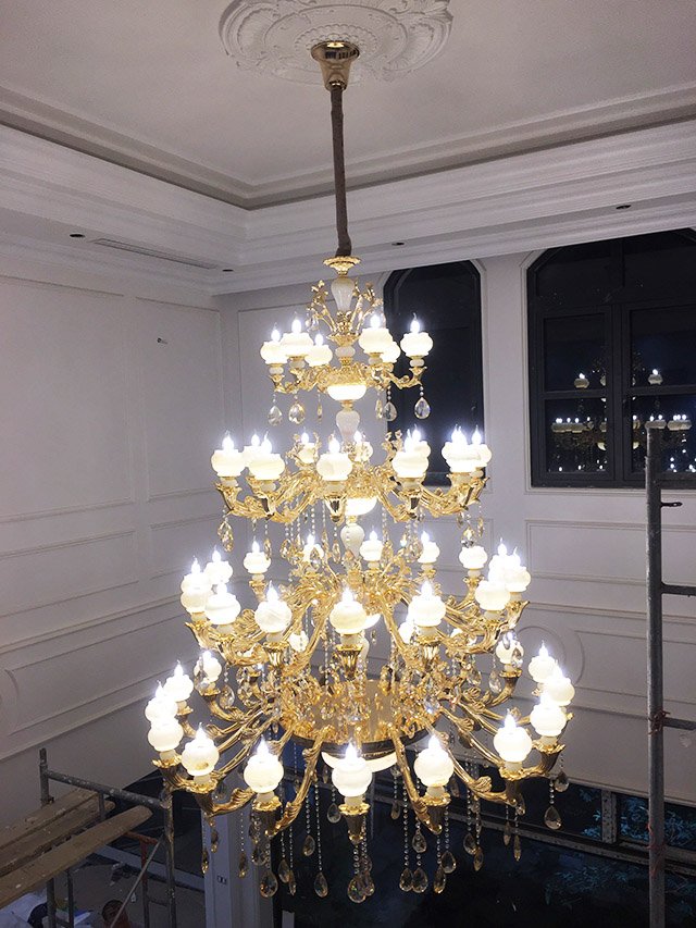 Một số mẫu đ&egrave;n thả th&ocirc;ng tầng được ưa chuộng hiện nay