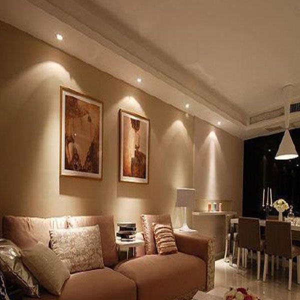 Nguyên tắc lựa chọn đèn soi tranh phù hợp, đạt chuẩn Nguyen tac lua chon den soi tranh phu hop dat chuan 3 Nguyên tắc lựa chọn đèn soi tranh phù hợp, đạt chuẩn