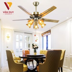 Tiết lộ bộ kíp mua quạt đèn chùm trang trí chuyên nghiệp Tiet lo bo kip mua quat den chum trang tri chuyen nghiep 1