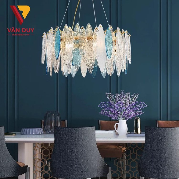 T&igrave;m hiểu đặc điểm thiết kế của mẫu đ&egrave;n ch&ugrave;m cao cấp Luxury