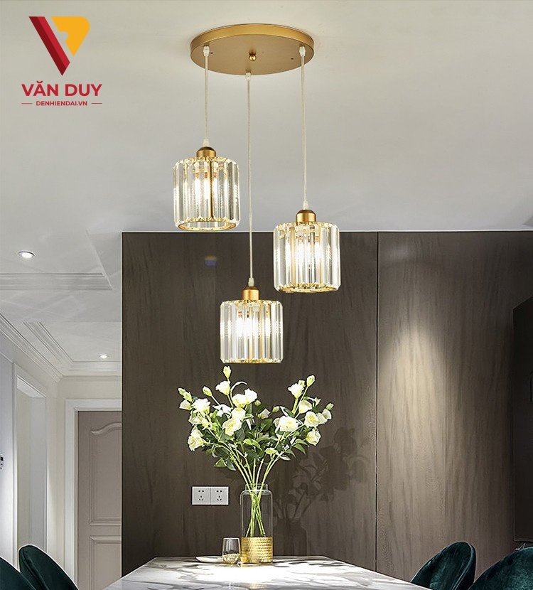 Tổng hợp 5 mẫu đ&egrave;n thả th&ocirc;ng tầng cầu thang Hot nhất năm