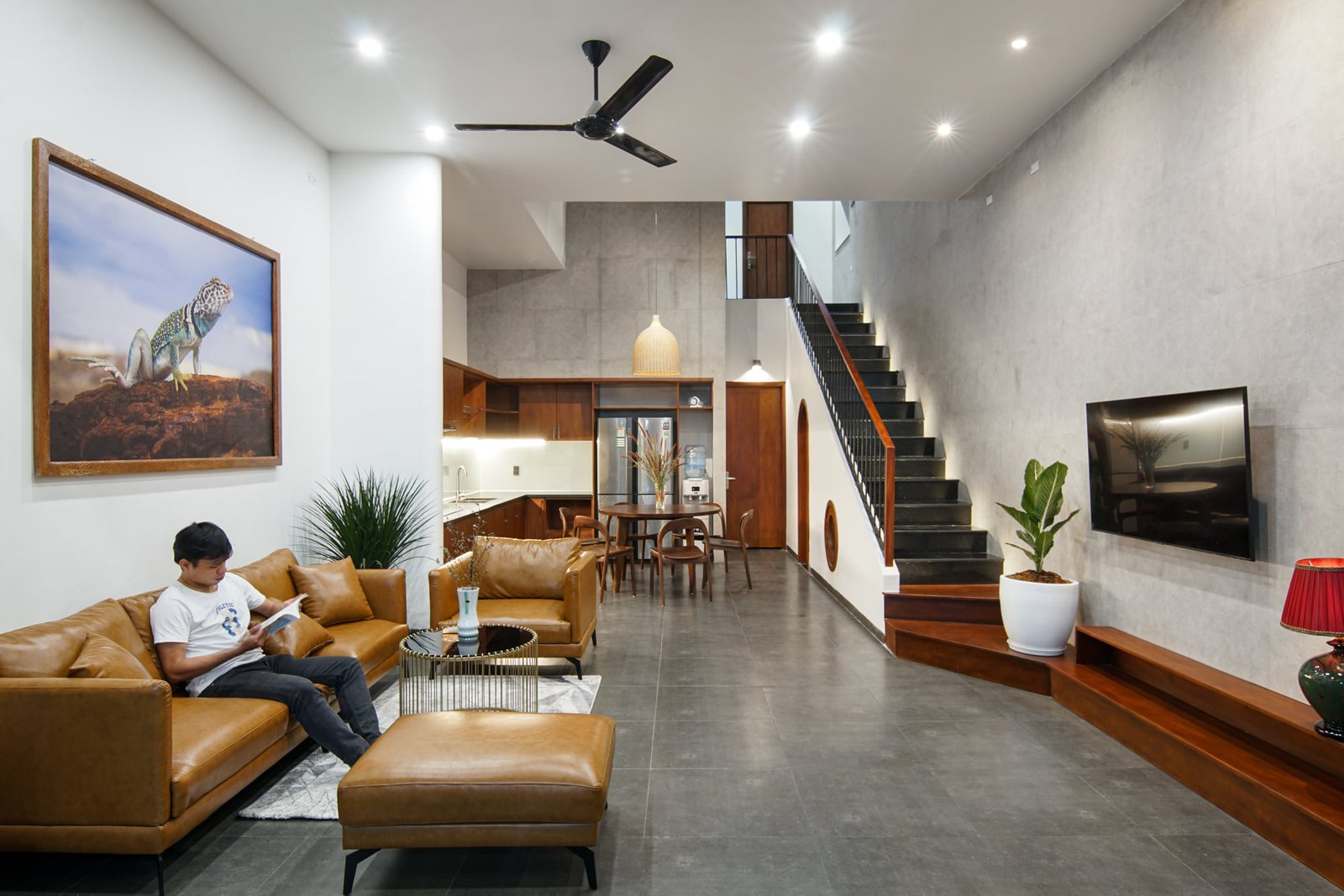 Tuyệt chiêu chọn đèn tường cầu thang phù hợp mọi phong cách Tuyet chieu chon den tuong cau thang phu hop moi phong cach 2 Tuyệt chiêu chọn đèn tường cầu thang phù hợp mọi phong cách