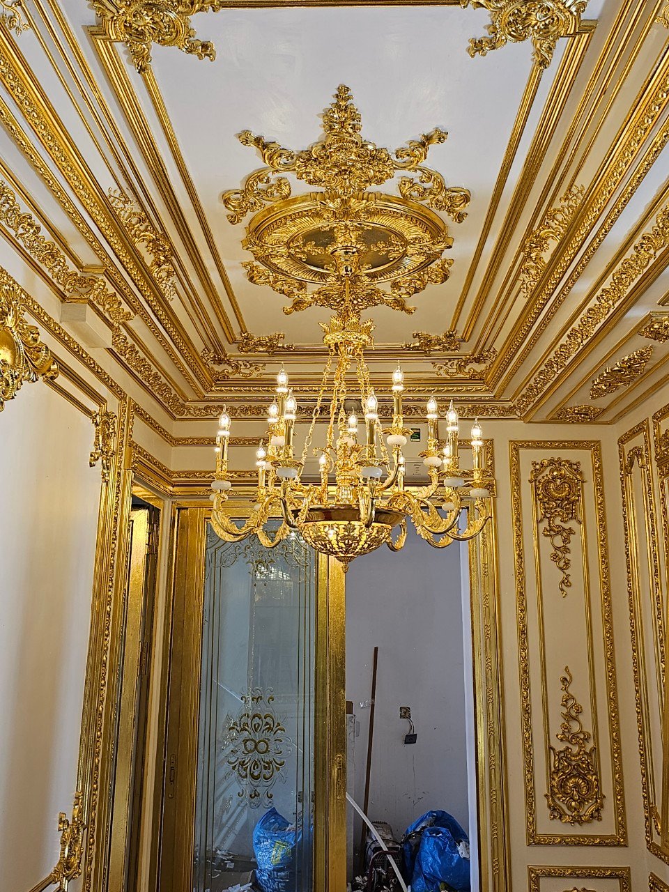 Dự án lắp đặt đèn chùm mạ vàng 24k cho Biệt thự anh Hải Z4924010107183 415aed75eaec60ecd6c39de0f9876927